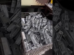 درب شیشه ای بالای سر درب پنهان بسته کننده هیدرولیک سرعت تنظیم شده کف مهره کف بهار